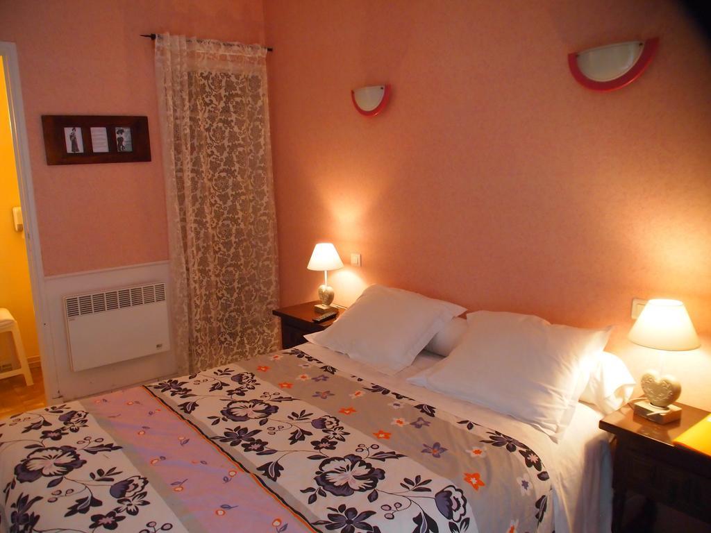 Hotel Emma Calve Millau Zimmer foto