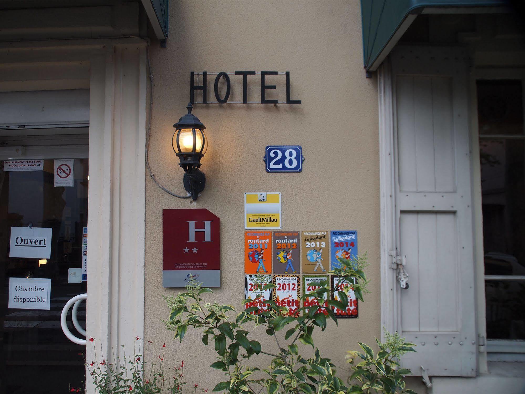 Hotel Emma Calve Millau Exterior foto